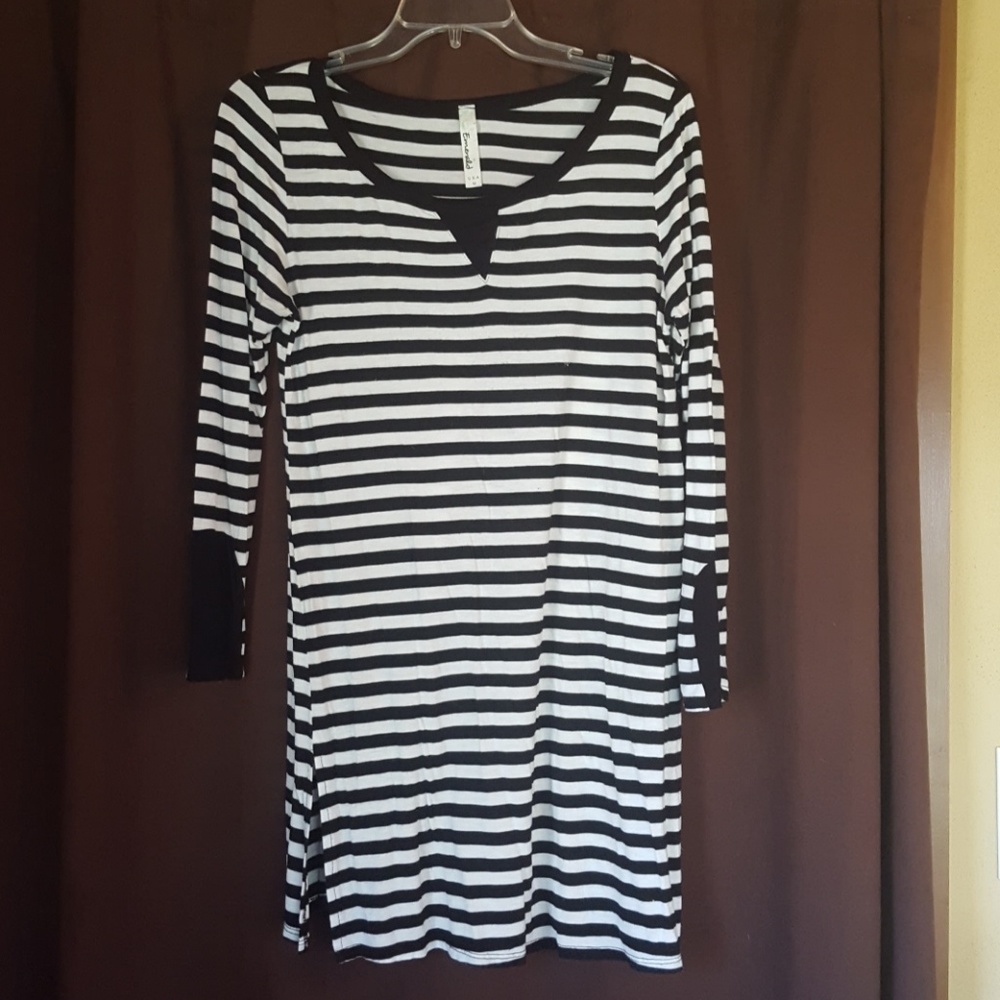 Size medium Emerald striped top