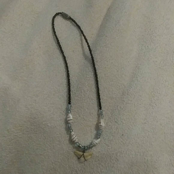 Shark tooth necklace - Picture 1 of 1