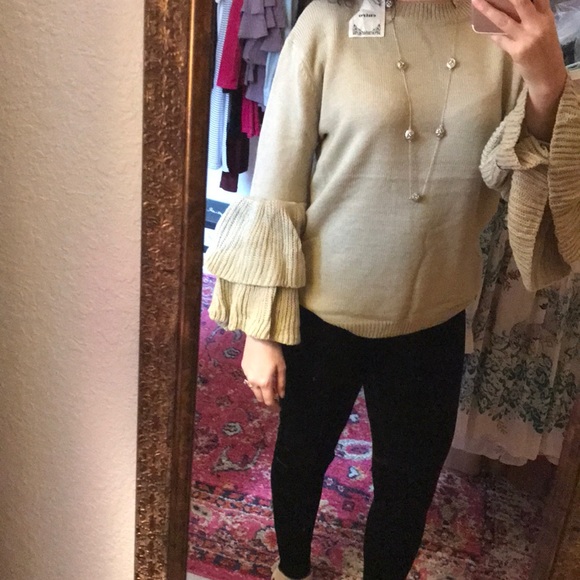 Bell Sleeve Knit - Picture 4 of 4