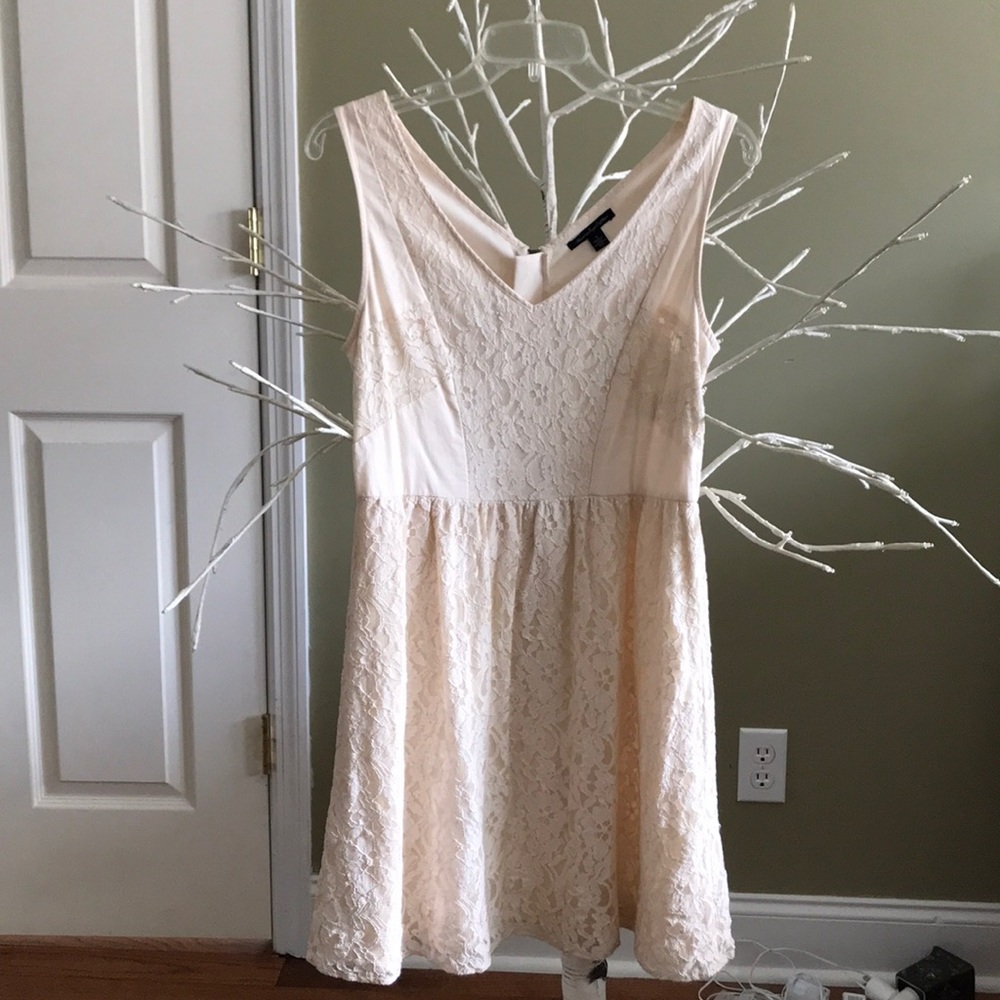 Cream American Eagle Sleeveless Lace Dress