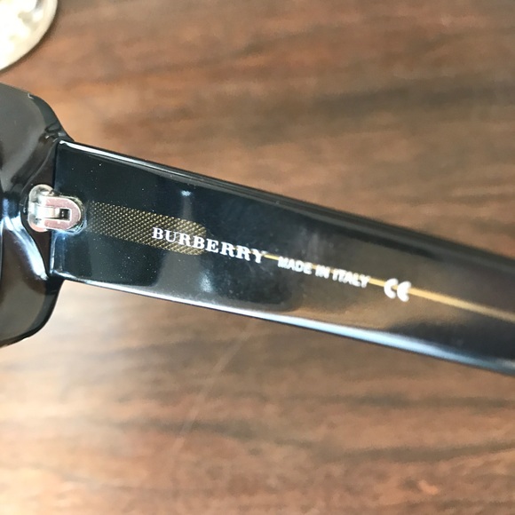 Burberry sunglasses - Picture 5 of 6