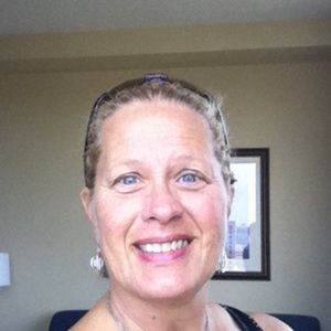 Meet your Posher, Debbie