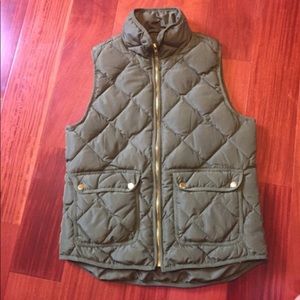 NEW WOMENS WOOLRICH QUILTED PUFFER GREEN ZIP VEST