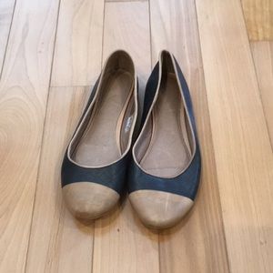 *Lowest Price* Fossil tan and navy blue flats
