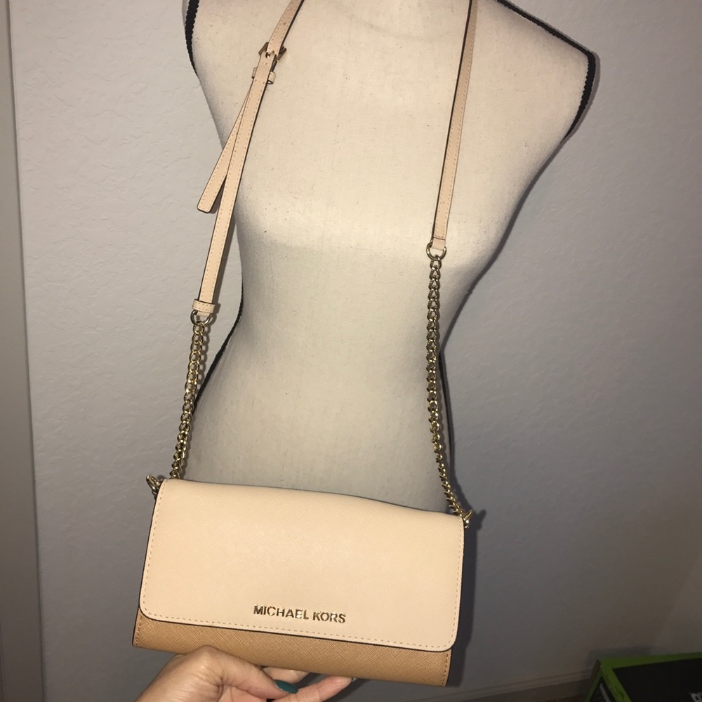 MICHAEL KORS CROSSBODY PURSE! VERY GOOD CONDITION