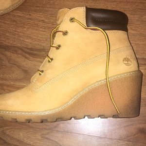 Wedged timberlands size 7.5
