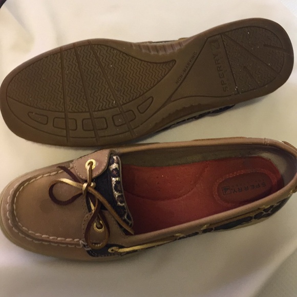 Sperry Top-Sider shoes, size 8M. - Picture 2 of 4