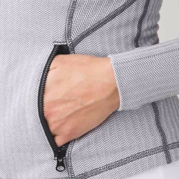 Ghost Herringbone Hustle in Your Bustle Jacket - Picture 4 of 8