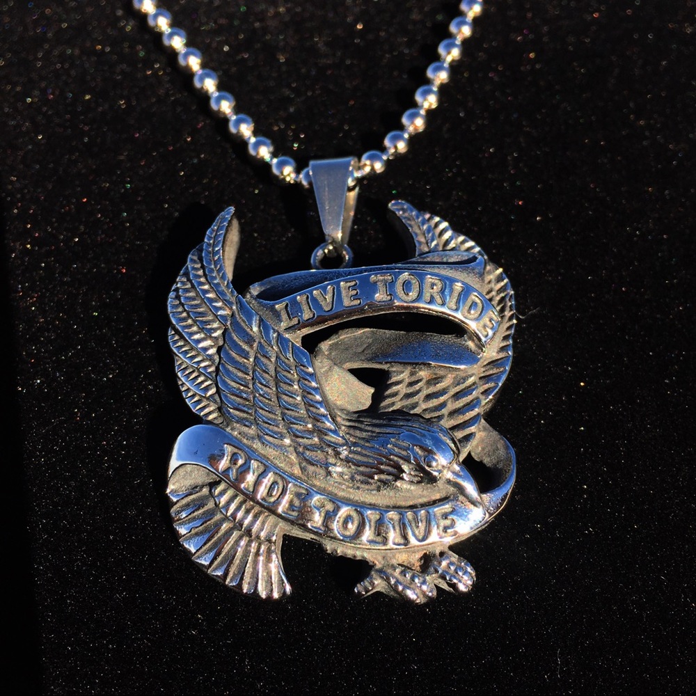 “Live To Ride, Ride To Live” Men’s Biker Pendant - Picture 7 of 8