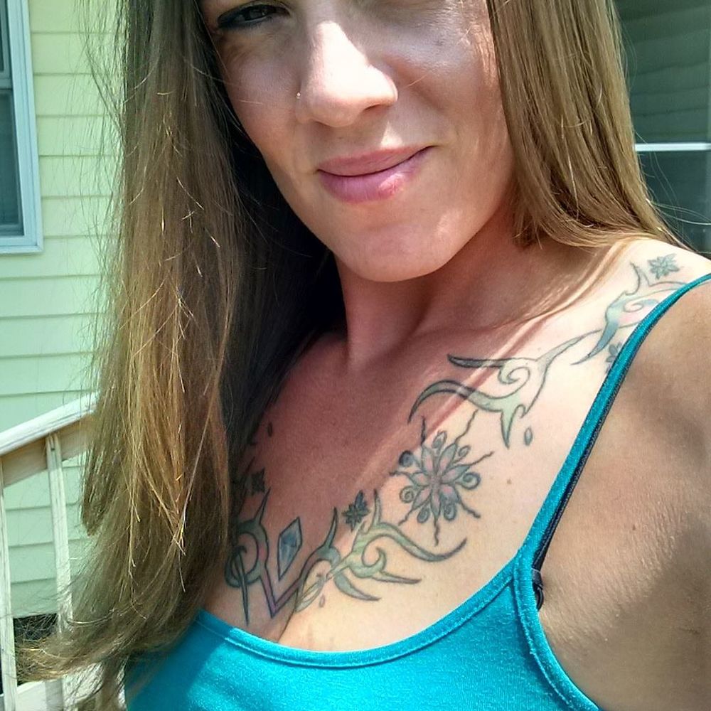 Meet your Posher, Hilary