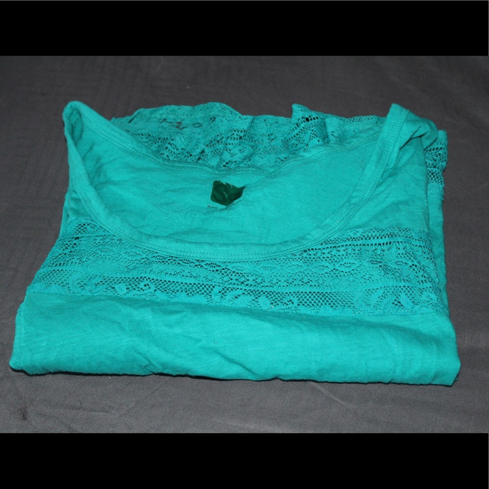 Little turquoise crop top