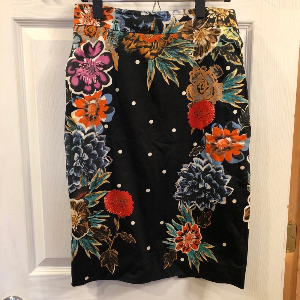 Floral pencil skirt.