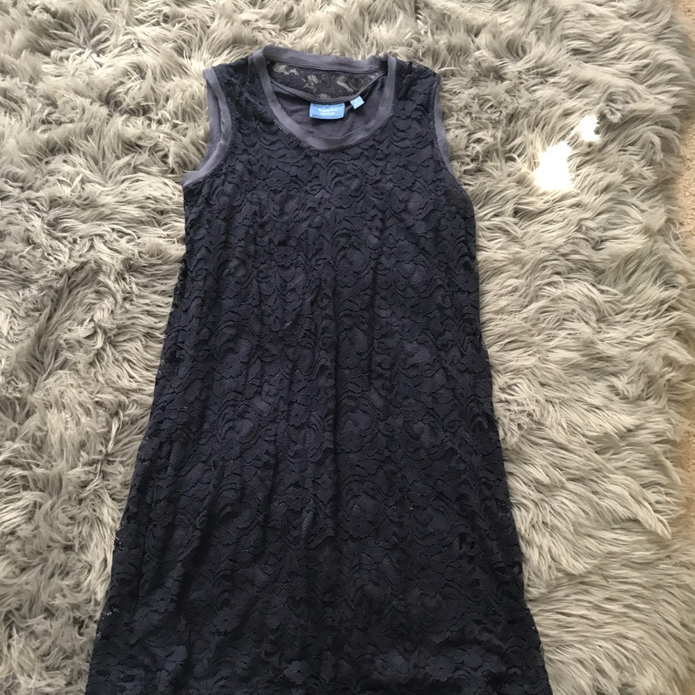 Vera wang lace overlay dress