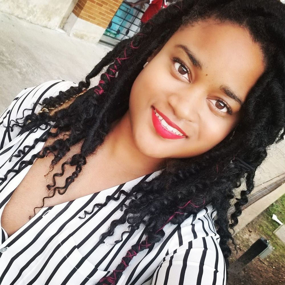 Meet your Posher, Dionne