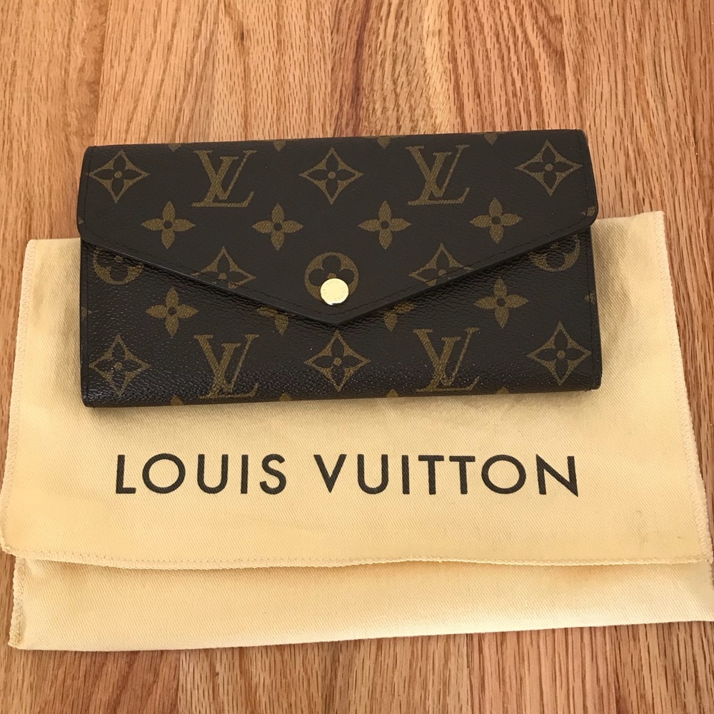 Louis Vuitton  Sarah Wallet