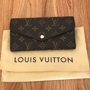 Louis Vuitton  Sarah Wallet
