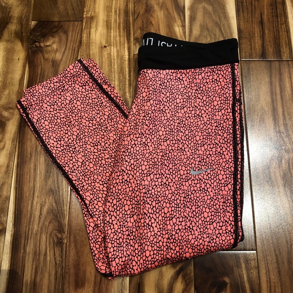 Nike Crop Leggings - Picture 1 of 4