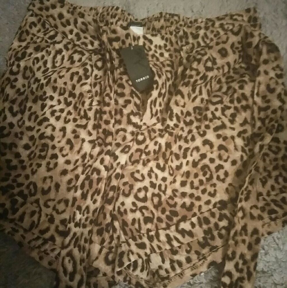 Torrid shorts with belt sz Large is 0 at Torrid