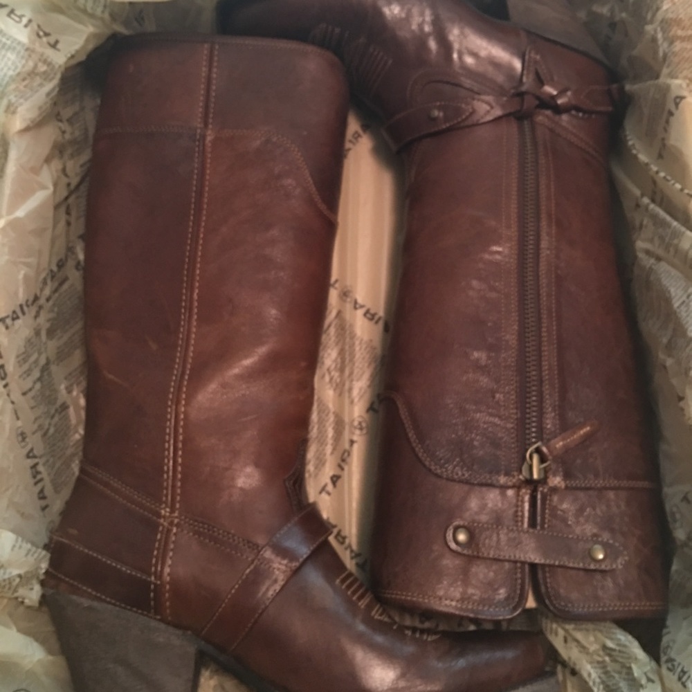 New women’s Ariat Boots