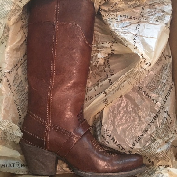 New women’s Ariat Boots - Picture 5 of 8