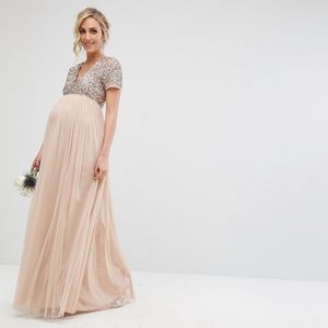 Maternity gown