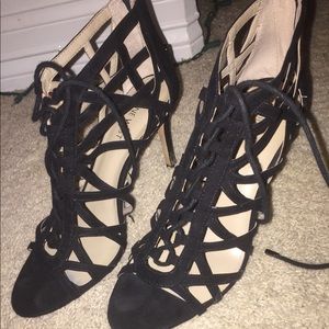 SUPER CUTE black and nude laser cut HEELS!!