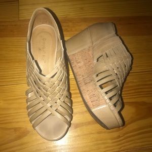 Chocolate Blu wedge size 7