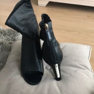 Boots Chanel