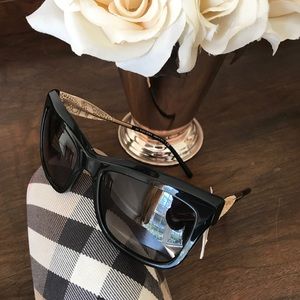 Authentic Burberry lace metal sunglasses