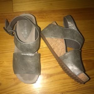 Antelope wedges size 38