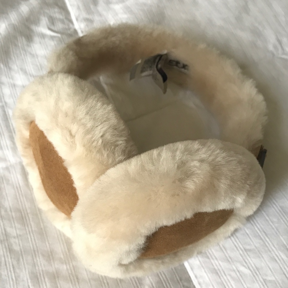 Classic UGG Shearling Sheepskin Earmuffs