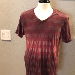 Guess men’s short sleeve vneck shirt
