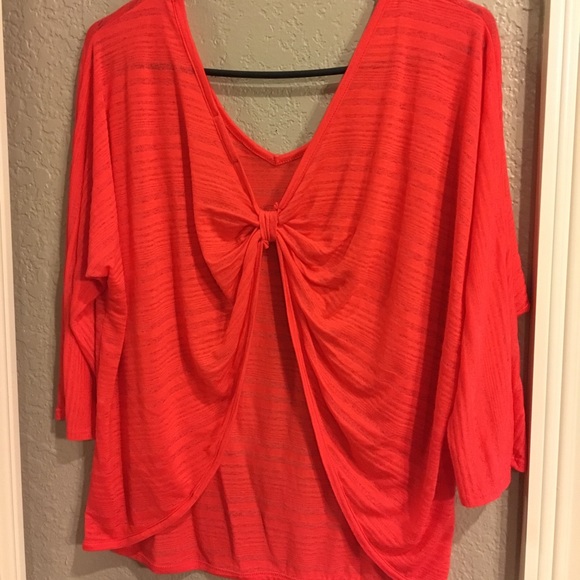 Red top - Picture 2 of 3