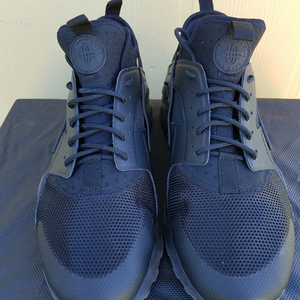 Nike Air Huarache size 11.5