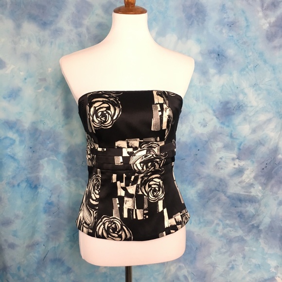 ✨White House Black Market Silk Floral top - Picture 1 of 5