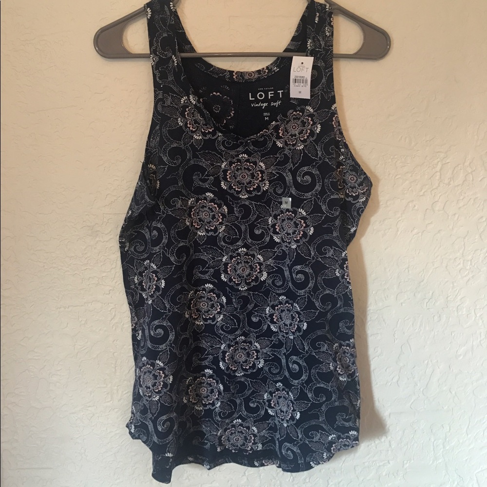 Patterned tank