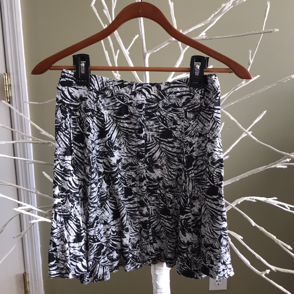American Eagle “Don’t Ask Why” One Size Skirt