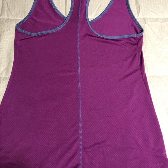 Old Navy exercise shirt XS purple - Picture 6 of 6