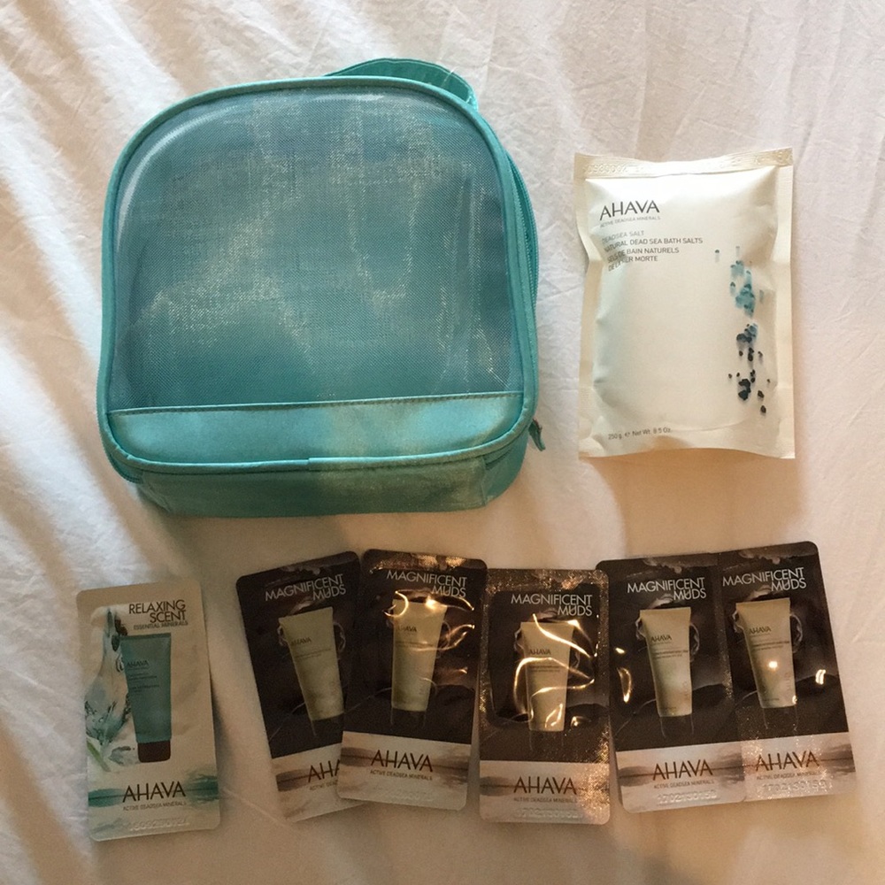 Ahava travel bag with sea bath salts & hand cream