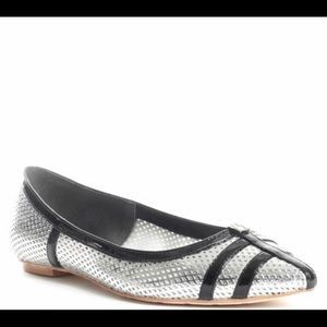 ✨Host Pick✨ L.A.M.B Silver Deven Flats