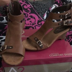 Small wedge heels