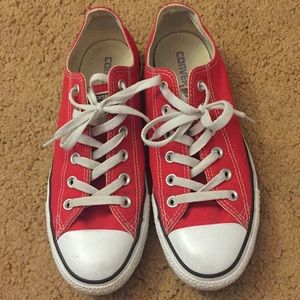 Red Converse: Men’s 7, Women’s 9