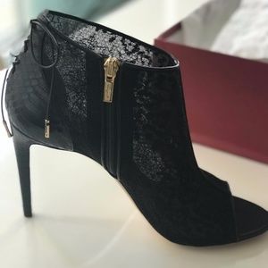 Salvatore Ferragamo Nufus Black Boots Shoes 9.5 B