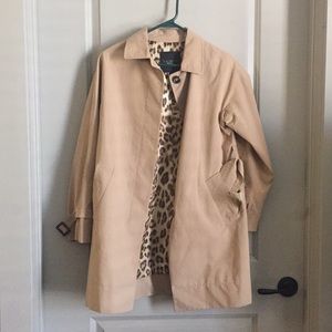 Tan trench