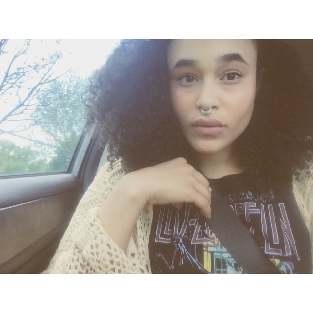 Meet your Posher, Nia