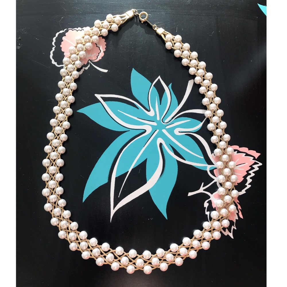 Vintage pearl and gold necklace
