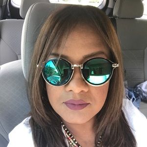 Meet your Posher, Ileana