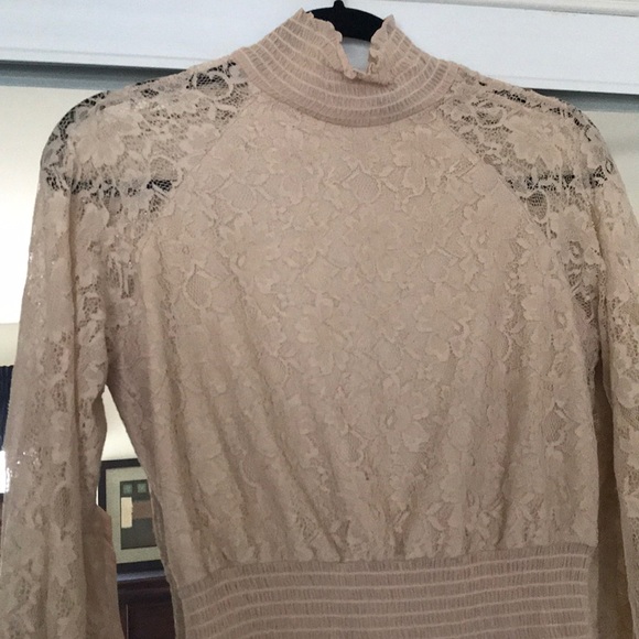 Tan lace blouse - Picture 2 of 4