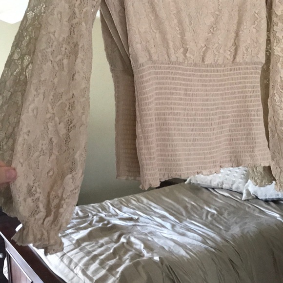 Tan lace blouse - Picture 3 of 4