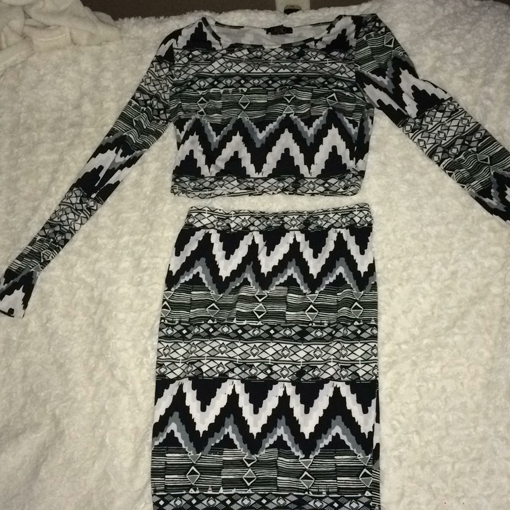 2 piece crop top and pencil skirt set